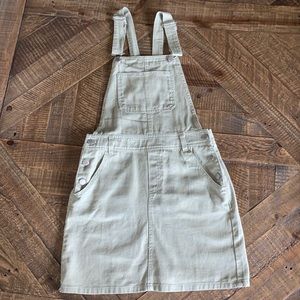 Overall skirt